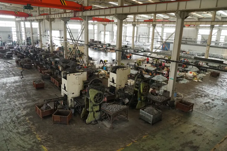 scaffolding coupler factory scene